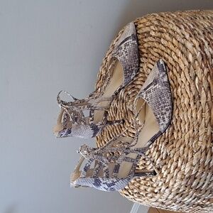 NWOT Marc Fisher Womens Truthe Snake Skin Print Lace Up‎ Cage Style Pump S-7.5